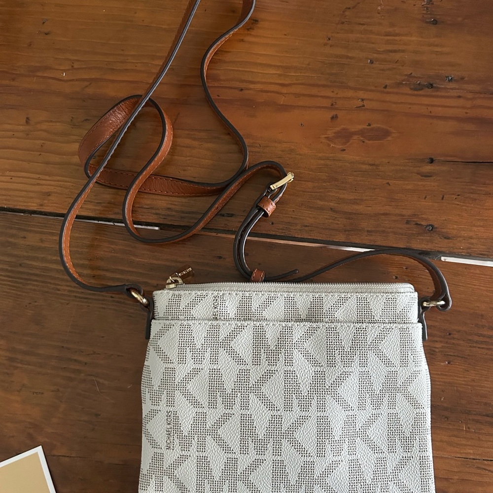 Michael Kors White and Brown Crossbody Bag with Signature Monogram - Picture 5 of 6